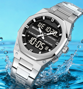 Orologio Sportivo da Uomo SKMEI 2624 con Doppio Display, 3 Fusi Orari, Cronografo, Cinturino in Acciaio Inossidabile, Orologio di Lusso in Lega - Product Image 1