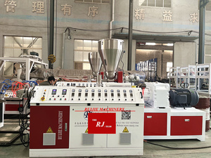 Machine d'extrusion de panneau de porte PVC/WPC Production de profilés de fenêtre/Machines de fabrication de profilés de fenêtre et de cadre de porte - Product Image 2