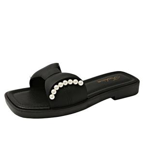 Zapatos de playa de suela blanda, versátiles y a la moda, para usar con pantuflas planas informales para mujer. - Product Image 1