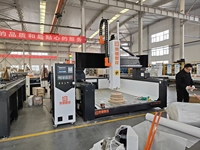 Máquina Fresadora CNC de 4 Ejes de Alta Precisión Rongchi RichAuto NC Studio PLC con Control Syntec