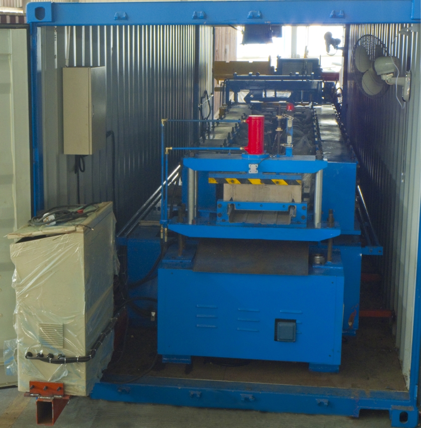 Стояющая металлическая кровельная панель