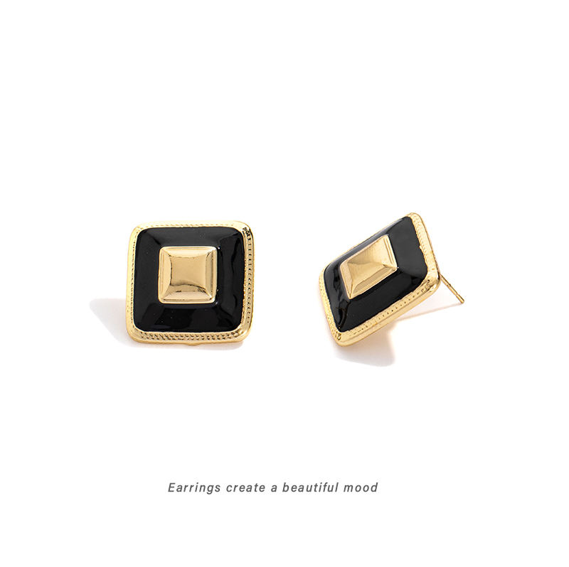 Black square earrings
