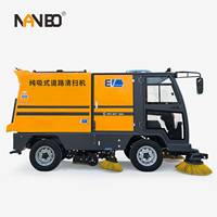 Nettoyeur électrique C220 Ride-On Street & Garden avec 4 brosses latérales Balayage efficace du sol routier