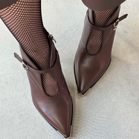 Bottines à talons fins tendance avec bride à boucle et fermeture éclair, dessus en cuir véritable, antidérapantes et confortables pour femme