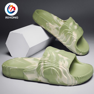 <span class=keywords><strong>2026</strong></span> barato al por mayor Guangzhou sandalias deslizantes femeninas diseño de camuflaje personalizado impresión señoras zapatillas de goma - Product Image 6