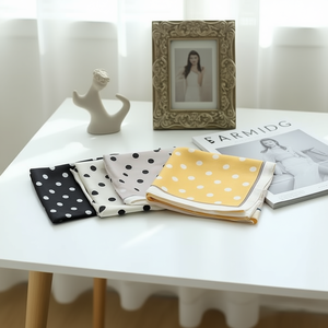 Foulard Quadrato a Pois Semplice 70x70cm, Fazzoletto di Seta alla Moda con Motivo a Pois, Accessorio Femminile - Product Image 3