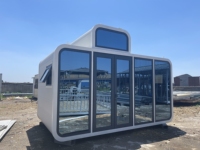 Lit en structure d'acier épaissie Apple Cabin |   Hôtel modulaire en conteneurs en bois et en acier, dortoir, restaurant |   Midcentury respirant