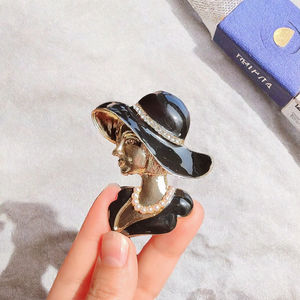 Broche de Liga Dourada com Estilo Retrô Europeu e Americano, Joia de Retrato Feminino Bonita para Casamento e Festa - Product Image 3