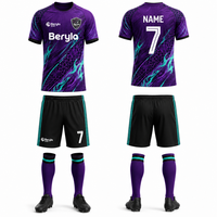 Conjunto de Uniforme de Fútbol Personalizado Color Neón Morado, Sublimado, de Secado Rápido y Transpirable, Venta al Por Mayor, Fabricante OEM, 100%