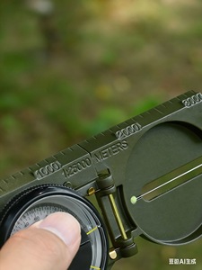 Brújula de Orientación Precisa, Duradera y Ligera, Brilla en la Oscuridad, Impermeable, Esencial para Senderismo, Camping, Supervivencia, Regalos - Product Image 4