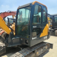 Mini-excavatrice compacte Hyundai 60 à haute efficacité, excavatrice hydraulique sur chenilles, petite machine de construction pour les projets d'aménagement paysager