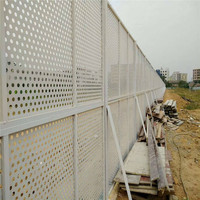 Grilles métalliques perforées sur mesure, grilles de tamisage pour gravier, grilles à mailles circulaires et grilles en acier pour l'exploitation minière, toutes peuvent être coupées et pliées