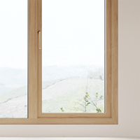 Ventana Abatible de Diseño Moderno en Madera y Aluminio con Doble Vidrio Templado, Aislamiento Acústico y Malla de Acero Inoxidable, Garantía de 5 Años
