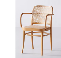 Chaise en bois Modhomi à dossier en rotin et coussin moelleux, idéale pour cuisine, salle à manger et restaurant - Vente en gros