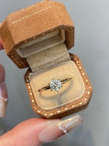 Anillo de Boda de Lujo Xinfly en Oro de 18k, Anillo de Compromiso Personalizado con Diamante de 0.50ct y Seis Puntas para Mujer - Product Image 3