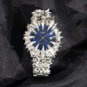 Reloj Personalizado de Acero Inoxidable con Movimiento de Cuarzo de 38 mm, Diseño Único con Forma de Garra de Alabastro, Pantalla Digital Decorativa con Púas para Hombre - Product Image 6