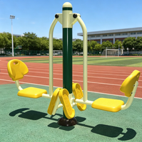 Équipement de fitness extérieur sur mesure en tuyaux galvanisés à double poteau pour parcs municipaux, conception résistante et durable