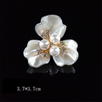 Perle Strass Boutons Strass Strass Faux Perle Embellissements Perle Broche Alliage Pendentifs Floraux pour la Fabrication de Bijoux Vêtements Sacs