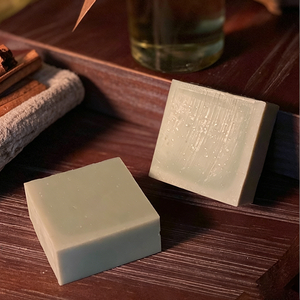 Savon artisanal de <span class=keywords><strong>Marseille</strong></span> à l'<span class=keywords><strong>huile</strong></span> <span class=keywords><strong>d</strong></span>'<span class=keywords><strong>olive</strong></span> pressée à froid, aux huiles végétales, doux et nourrissant, pour le nettoyage du visage et le bain, idéal pour l'hiver - Product Image 4