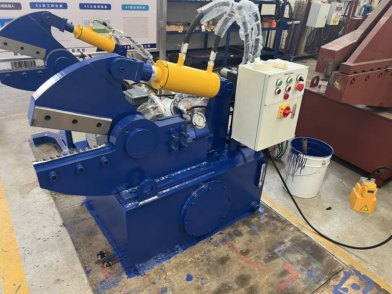 VANEST Crocodile Hydraulic Alligator Mini Scrap