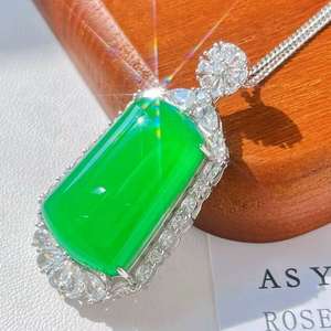 Nuova Collana con Pendente a Fiore in Calcedonio Verde Naturale Stile Cinese, Catena in Lega Metallica Preziosa con Design Sportivo - Product Image 6