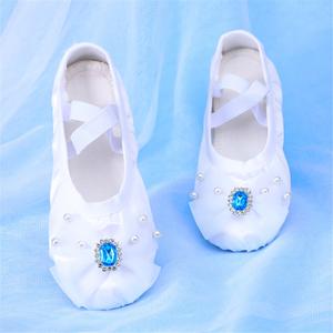 Zapatos de actuación de danza clásica de suela blanda para niñas Zapatos de actuación de <span class=keywords><strong>Ballet</strong></span> de tacón plano para niños - Product Image 3