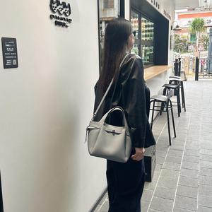 Sac fourre-tout en cuir pleine fleur vierge à texture grainée, double fermeture éclair, mains libres, pour le cyclisme et les trajets quotidiens en Allemagne et aux Pays-Bas, fournisseur OEM - Product Image 4
