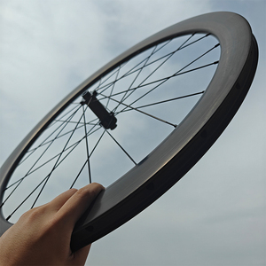 Roues de vélo de route en <span class=keywords><strong>carbone</strong></span> 1428g, jantes Toray T800 700C, hauteur de cadre 50mm, moyeu à cliquet étoile, frein à disque - Product Image 4