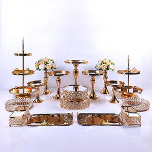 <span class=keywords><strong>Elegante</strong></span> Set Completo di Decorazioni Dorate Lucide per Tavolo da Dessert, Alzata per Torte a 3 Piani in Acciaio Inossidabile Dorato per Matrimoni - Product Image 3