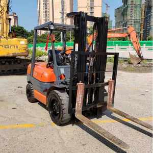 For Used 3T Diesel Heavy Duty Forklift Rough Terrain Two Stage Mast Original Paint Transport Machine for Retail Industries - Product Image 5