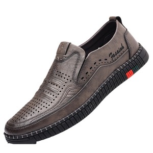 Chaussures décontractées pour hommes en cuir véritable respirant, à enfiler, bout rond, mode estivale, semelle extérieure en caoutchouc, couleur unie, logo sur le dessus - Product Image 5