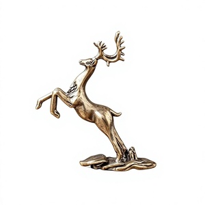 Statue de renne en laiton artisanal avec grandes cornes, sculpture dynamique de faune en pleine course, finition dorée, figurine animale en métal - Product Image 4