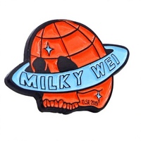 Épinglette en émail souple en alliage de zinc, motif personnage artistique de basket-ball Galaxie Spatiale, mascotte orange, logo personnalisé, sans MOQ