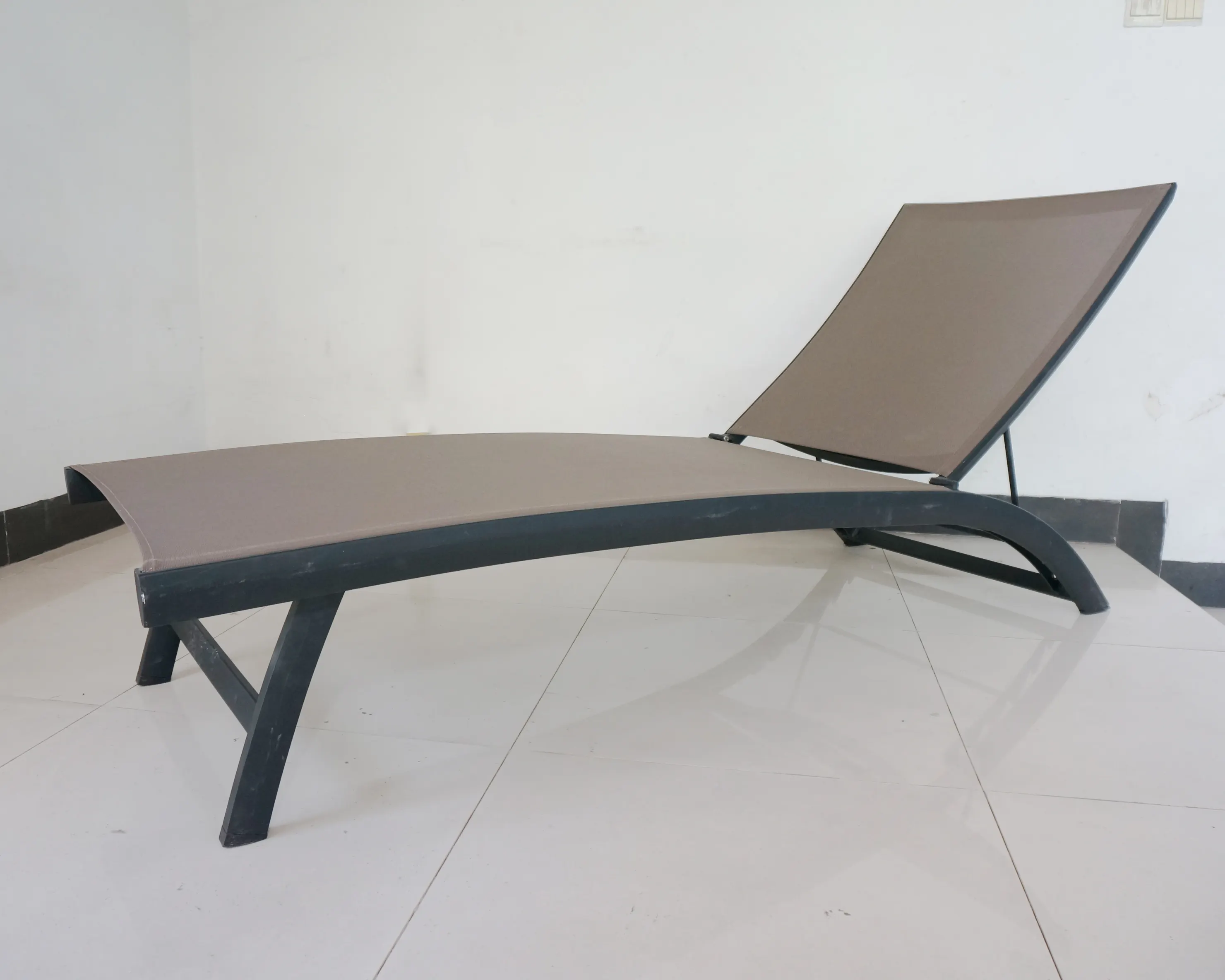 Poolside furnitur pantai aluminium, tempat tidur taman, kursi santai matahari