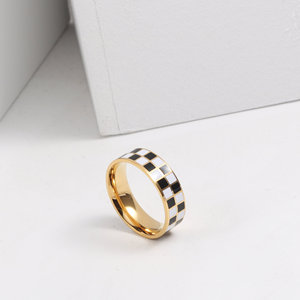 Joolim-joyería de acero inoxidable chapado en oro de 18K para mujer, anillos gruesos a cuadros blancos y negros para mujer, venta al por mayor - Product Image 3