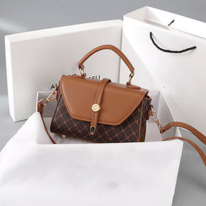 2025 nuevo bolso de mano con estampado retro, bolso de mensajero, color marrón, exquisito y compacto - Product Image 5