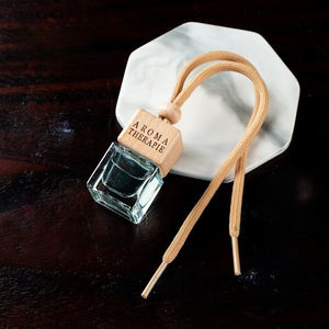 Ambientador de Coche Personalizado al por Mayor con Logotipo, Mini Ambientador Colgante de Vidrio con Aceite Esencial, Aromaterapia, Eliminador de Olores, Fragancia Líquida - Product Image 1