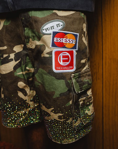 Pantalones cortos vaqueros <span class=keywords><strong>de</strong></span> camuflaje para <span class=keywords><strong>hombre</strong></span>, ropa <span class=keywords><strong>de</strong></span> calle personalizada <span class=keywords><strong>de</strong></span> fabricante, pantalones vaqueros Cargo con bordado <span class=keywords><strong>de</strong></span> bolsillo y diamantes <span class=keywords><strong>de</strong></span> imitación rasgados desgastados para <span class=keywords><strong>hombre</strong></span> - Product Image 1