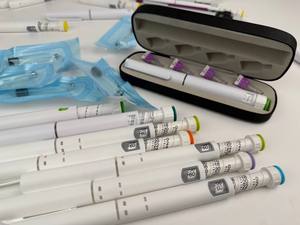 Wholesale Disposable Cosmetic Magic <b>Pen</b> <b>Multiple</b> Custom <b>Colors</b> Easy Operation Salon Skin Care Applicator - Product Image 3