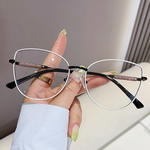 <span class=keywords><strong>Occhiali</strong></span> Anti Luce Blu per Donne, <span class=keywords><strong>Montatura</strong></span> Cat Eye alla Moda, <span class=keywords><strong>Occhiali</strong></span> <span class=keywords><strong>da</strong></span> <span class=keywords><strong>Vista</strong></span> per Miopia, <span class=keywords><strong>Montatura</strong></span> <span class=keywords><strong>Trasparente</strong></span> per Computer, <span class=keywords><strong>Occhiali</strong></span> <span class=keywords><strong>da</strong></span> <span class=keywords><strong>Vista</strong></span> su Prescrizione - Product Image 3