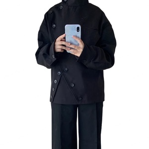 เสื้อแจ็คเก็ตฟันดาบผู้ชาย คลาสสิค ขายส่ง ผ้าทวิลคอตตอน 100% ดีไซน์กระดุมแบบไม่สมมาตร เสื้อโค้ทสั้นแบบไม่สมมาตร - Product Image 4