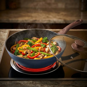 Wok de cerámica de alta calidad con revestimiento antiadherente de mármol, forjado, con tapa de vidrio y mango de madera, 28 cm, para cocinas de gas e inducción. - Product Image 5