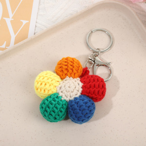Colorful 5-Petal Flower Crochet Keychain Handmade Knitted Yarn Bag Charm <b>Sweet</b> Amigurumi Pendant Wholesale - Product Image 5
