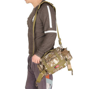 Bolsa de Pesca Táctica Impermeable con Diseño de Camuflaje, Bolsa de Hombro Cruzada Unisex con Bolsillo Interior con Cremallera, Capacidad Inferior a 21 Litros - Product Image 1