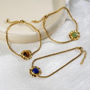 Pulseras de Acero Inoxidable para Mujer, Chapadas en Oro de 18K, con Dijes de Aventurina Verde en Forma de Bola, Hipoalergénicas, Cadena Gruesa - Product Image 2