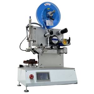 เครื่องติดฉลากอัตโนมัติเต็มรูปแบบสำหรับสายการประกอบขวดน้ำผึ้งแบบแบน ขวดน้ำ กล่องเครื่องสำอาง กล่องส่งของ กล่องอาหารกลางวันแบบใช้แล้วทิ้ง - Product Image 1