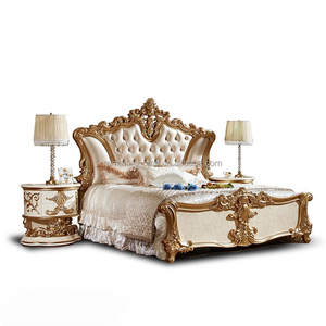 Letto Matrimoniale di Lusso Curvo con Testiera a Ala, Stile Classico Turco, in Legno Dorato Bianco Avorio, Set Camera da Letto per Villa e Palazzo - Product Image 1