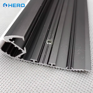 Profilés <span class=keywords><strong>de</strong></span> <span class=keywords><strong>marche</strong></span> d'<span class=keywords><strong>escalier</strong></span> en PVC <span class=keywords><strong>LED</strong></span> modernes et durables, découpés et pliés, pour les zones à fort trafic HERO METAL - Product Image 6