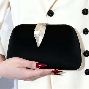 Nuova <span class=keywords><strong>Borsa</strong></span> da Sera in Velluto per il Commercio Estero, <span class=keywords><strong>Borsa</strong></span> a Forma di Cuscino con Strass Scintillanti, Stile Retrò Europeo - Product Image 1