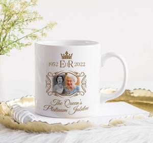 2026 Queen <span class=keywords><strong>Elizabeth</strong></span> Platinum <span class=keywords><strong>Jubilee</strong></span> 1952-2022 Tasse/cadeau de célébration du jubilé de la <span class=keywords><strong>reine</strong></span> pour elle lui/décoration de fête Jubilé - Product Image 1